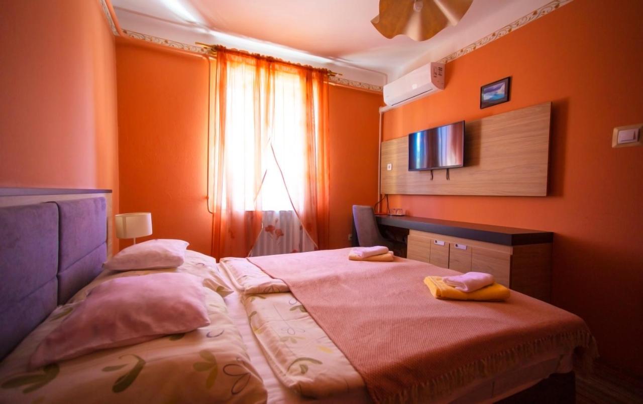 Alabastrom Panzio Es Etterem Bed & Breakfast Bogacs Luaran gambar