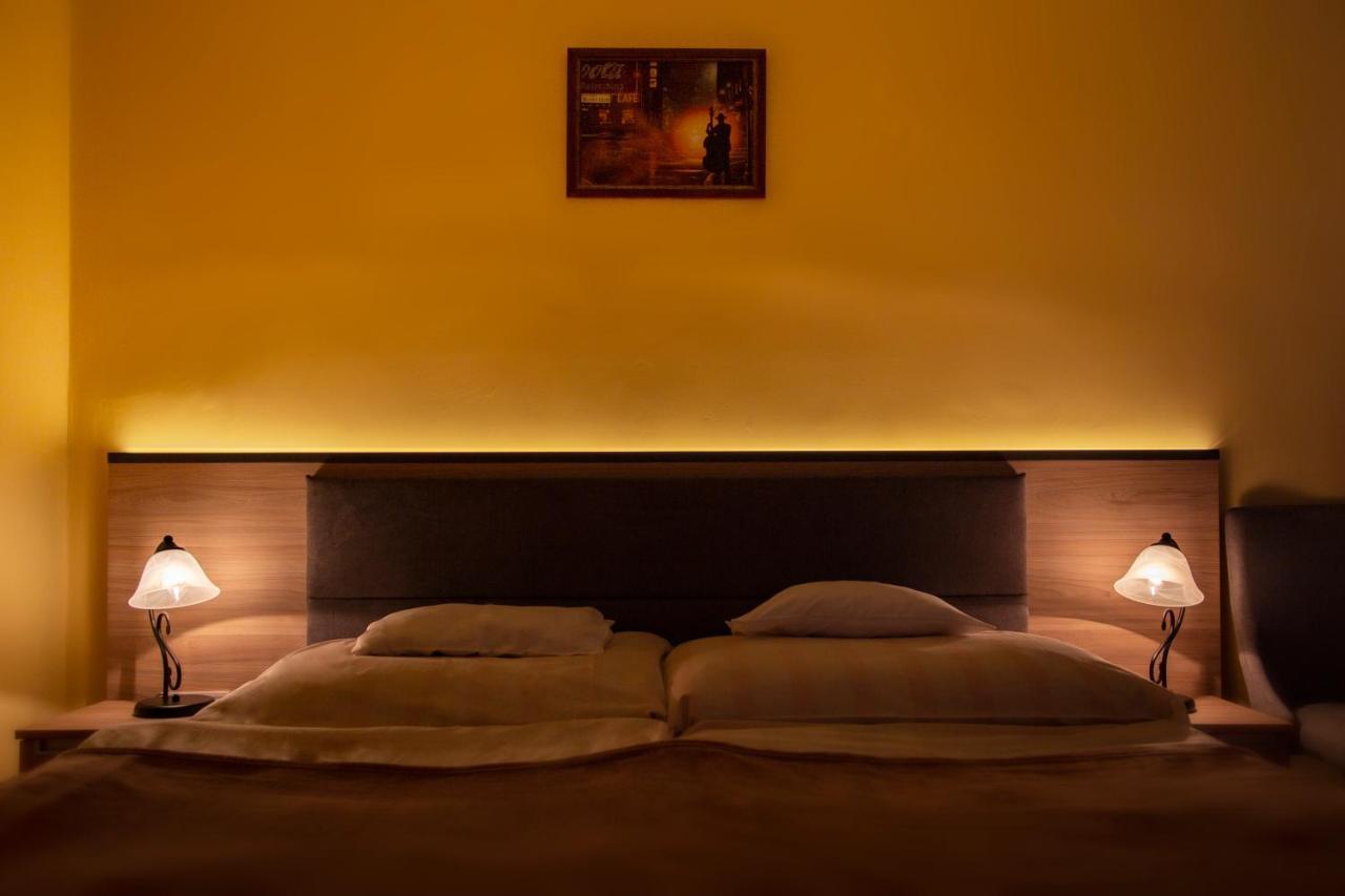 Alabastrom Panzio Es Etterem Bed & Breakfast Bogacs Luaran gambar