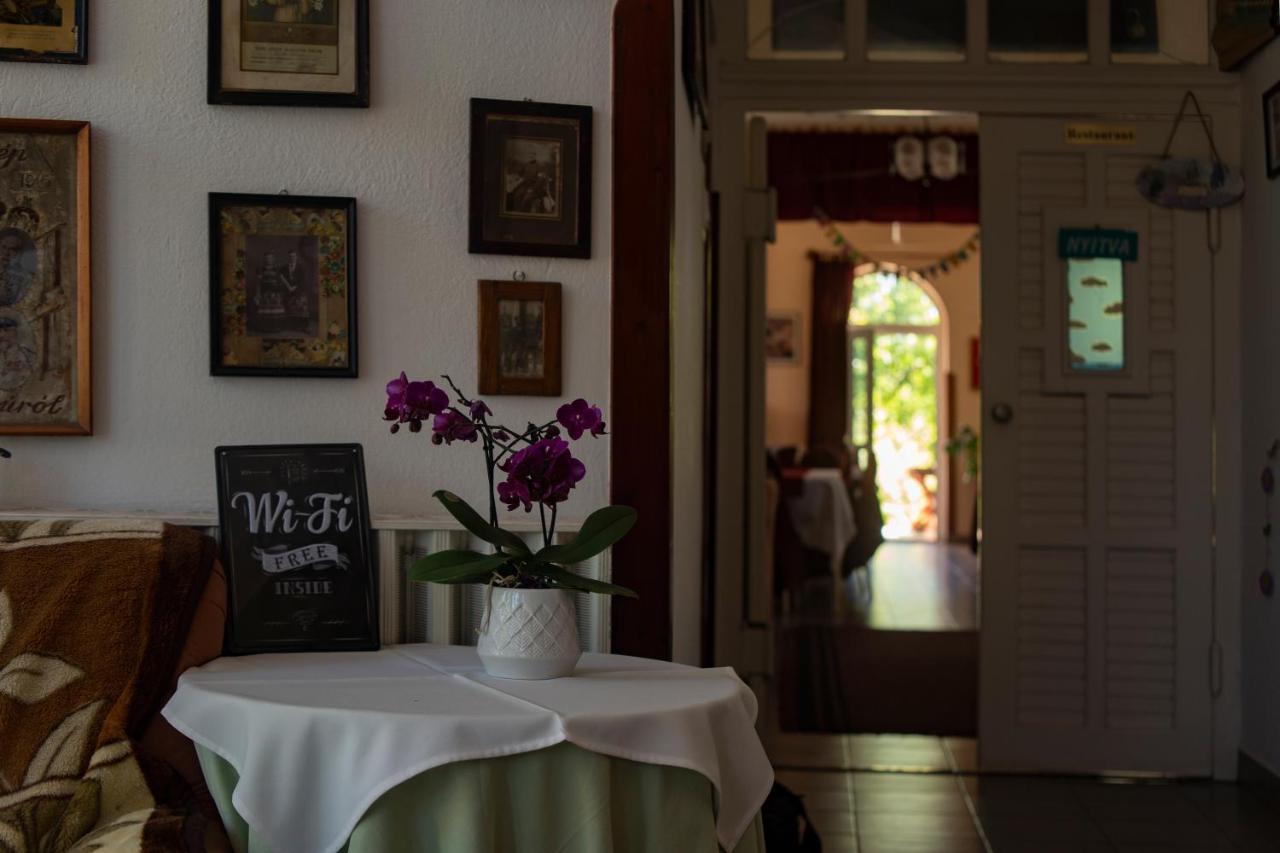 Alabastrom Panzio Es Etterem Bed & Breakfast Bogacs Luaran gambar