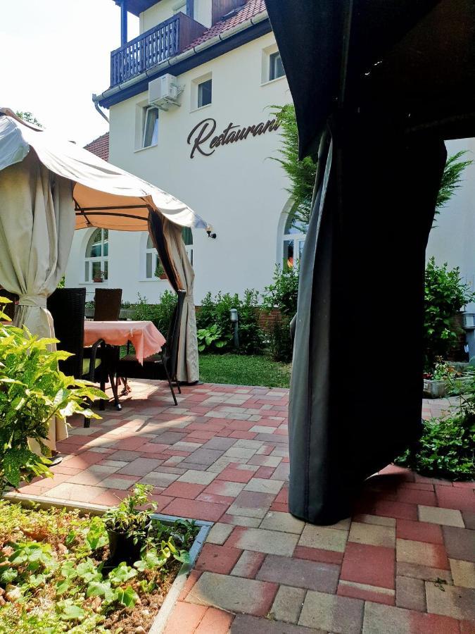 Alabastrom Panzio Es Etterem Bed & Breakfast Bogacs Luaran gambar