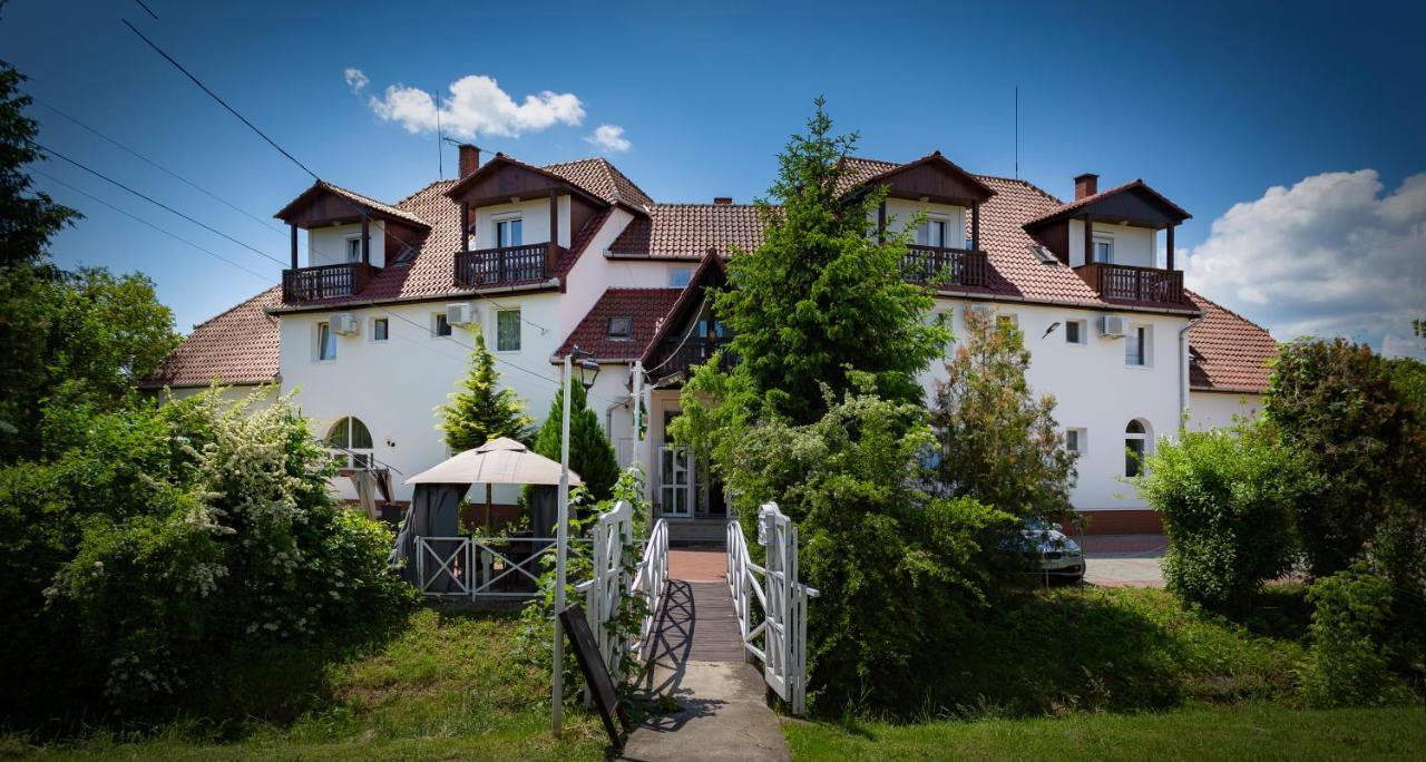 Alabastrom Panzio Es Etterem Bed & Breakfast Bogacs Luaran gambar